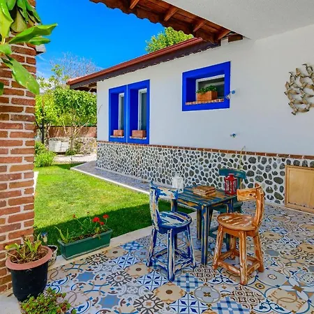 Villa Kayakoey'de Oezel Havuzlu 6 Kisilik Lavender Fethiye